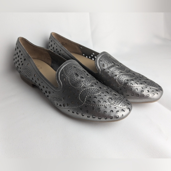 NWOT NATURALIZER Simili Leather Silver Women Flat Shoes Style Ballet Size 10 - Picture 2 of 7